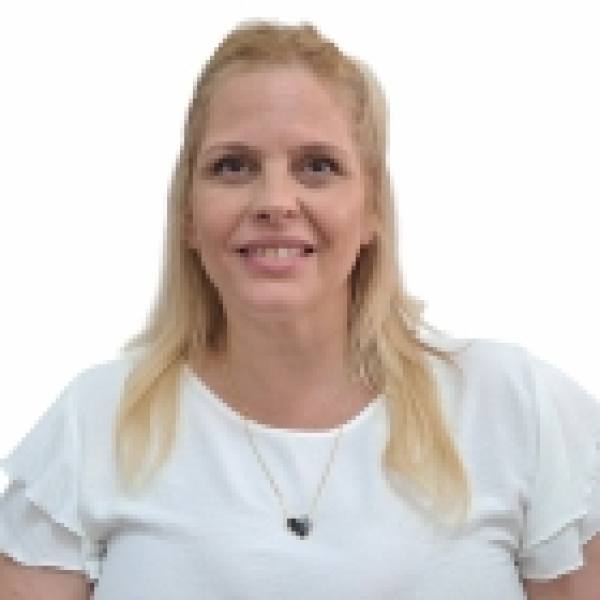 Rasse, Betina Teresa